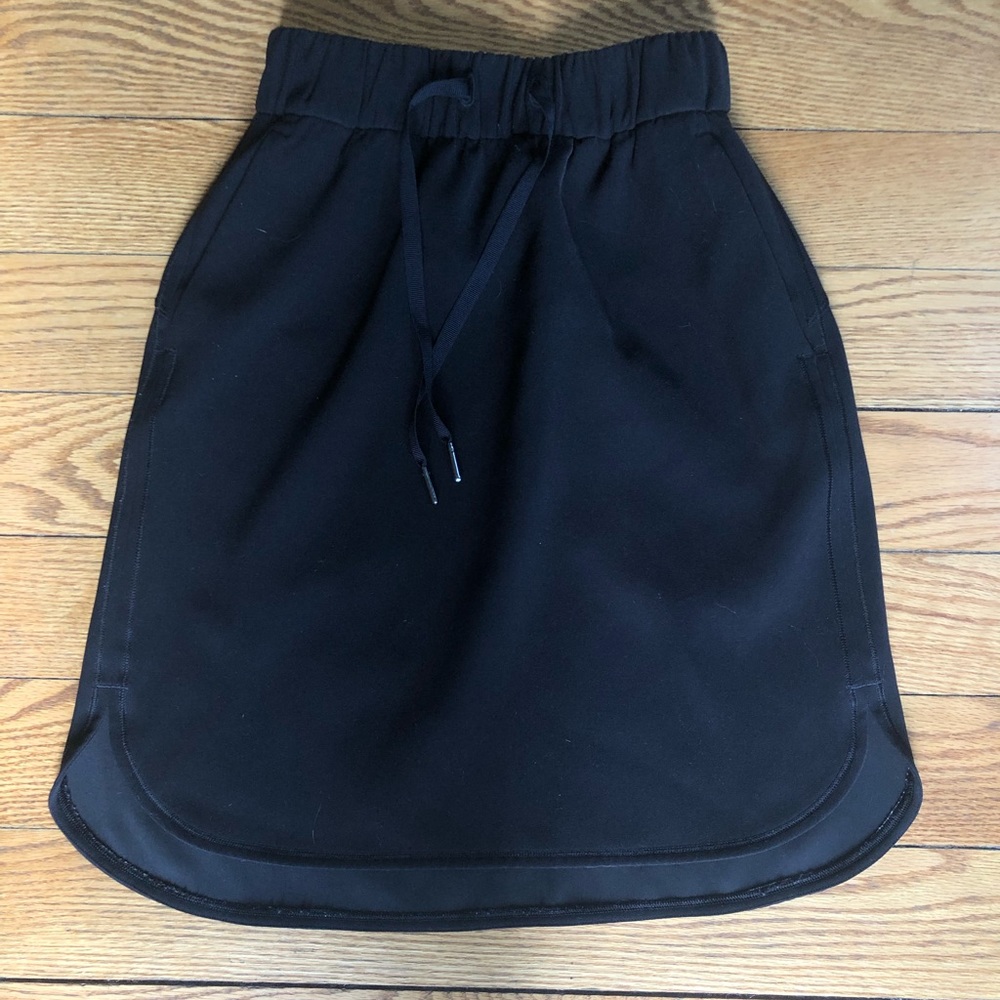 Lululemon On The Fly Skirt *Woven